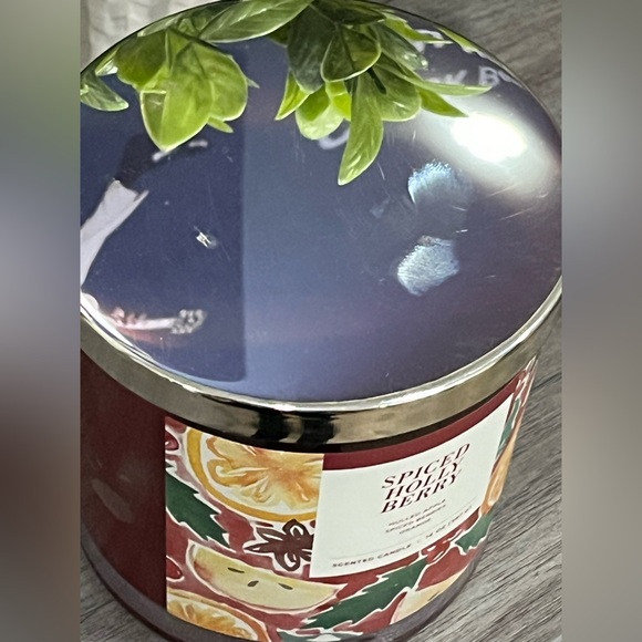 Sonoma Spiced Holly Berry Candle - NEW - Picture 5 of 5